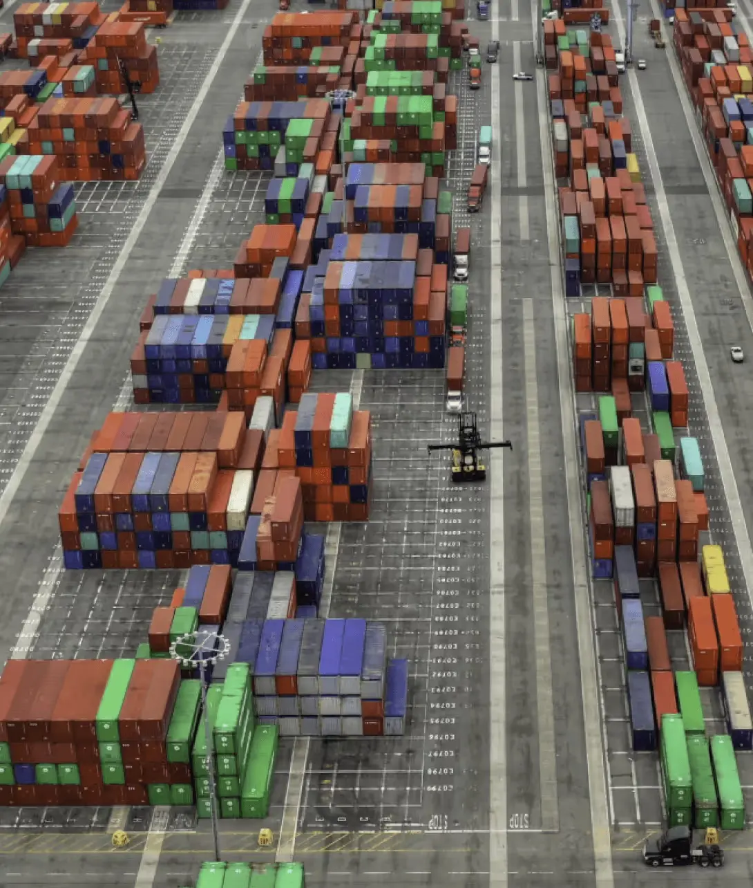 Predictive AI optimizing supply chains and logistics